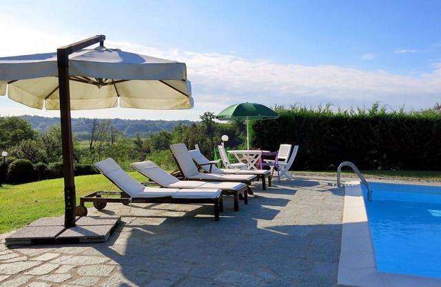 Wonderful private villa for 10 people with private pool, WIFI, TV, terrace, pets allowed and par.