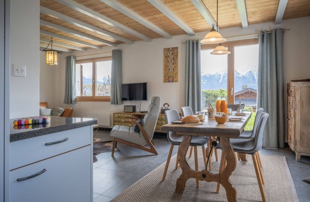 Wonderful private villa for 5 people with hot tub, WIFI, TV, terrace and pets allowed