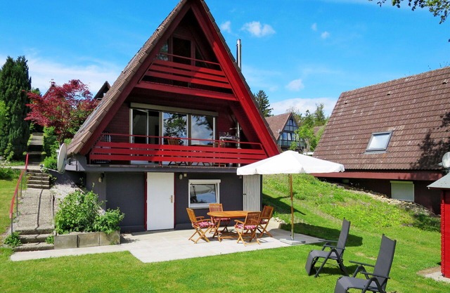 Wonderful private villa for 4 people with WIFI, TV, terrace, pets allowed and parking