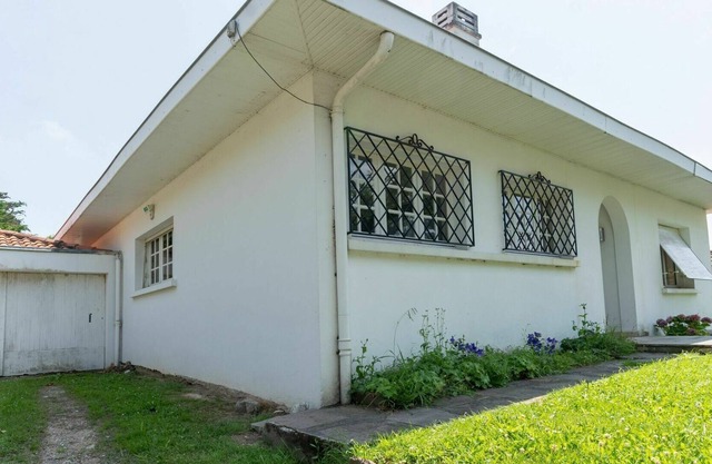 Wonderful private villa for 6 guests with WIFI, TV, terrace, pets allowed and parking