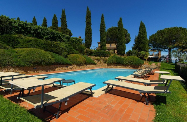 Wonderful private villa with WIFI, private pool, TV and parking, close to Montepulciano