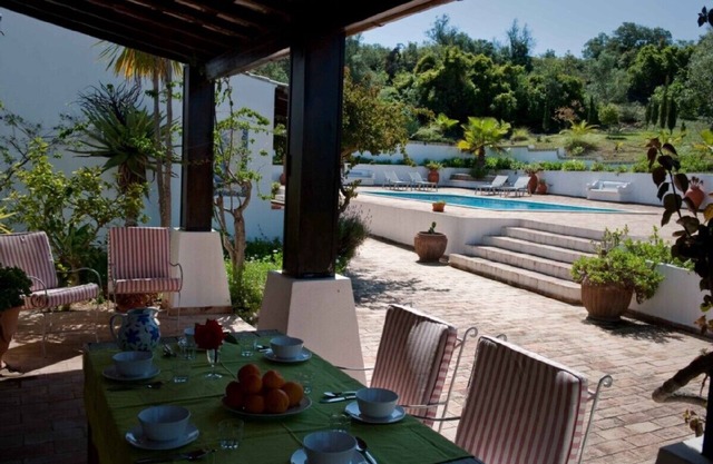 Wonderful private villa and swimming pool in Moncarapacho, Eastern Algarve