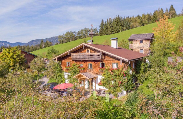 Wonderful private villa for 12 people with WIFI and TV