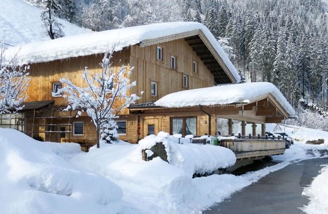 Wonderful private villa for 20 people with WIFI, TV, terrace and parking