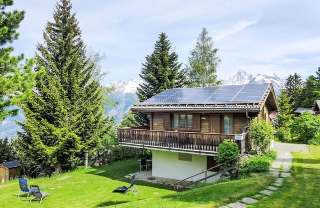 Wonderful private villa for 6 people with TV, patio, pets allowed and panoramic view