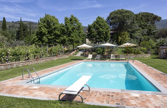 Wonderful private villa with A/C, WIFI, private pool, TV, patio, panoramic view, close to Cortona