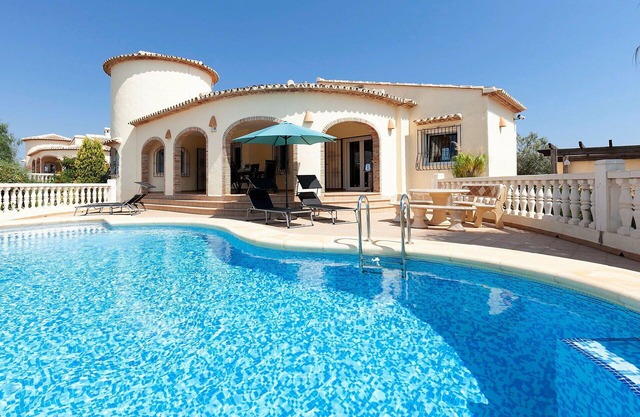 Wonderful private villa for 5 people with A/C, WIFI, private pool, TV, patio and panoramic view