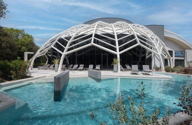 Wonderful private villa with hot tub, WIFI, A/C, private pool, TV, terrace, pets allowed and par.