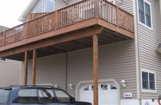 Wonderful Townhome in Beautiful Avalon!