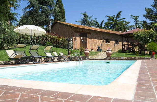 Wonderful villa for 4 guests with A/C, WIFI, private pool, TV and panoramic view, close to Cort.