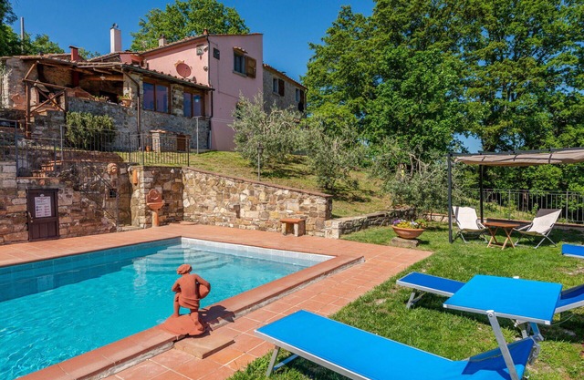 Wonderful villa for 11 guests with private pool, WIFI, TV, terrace and pets allowed