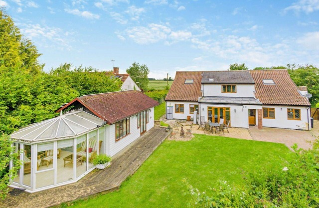Wonderful villa for 12 people with WIFI, pets allowed and parking