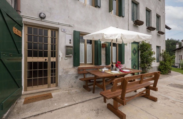 Wonderful villa for 8 people with TV, patio and parking