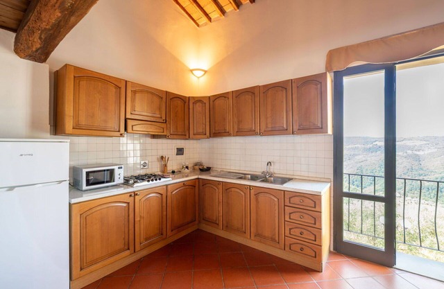 Wonderful villa with WIFI, private pool, A/C, TV, pets allowed, panoramic view and parking