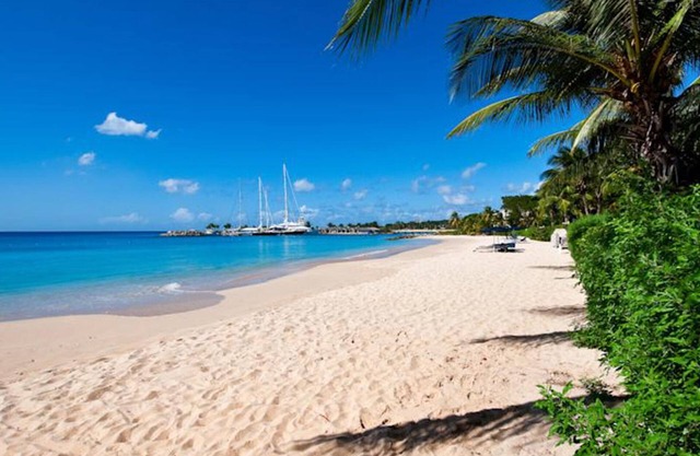 Wonderful west coast home with sea views!