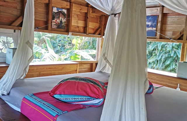 WOODEN CREOLE HOUSE 500M FROM THE GRANDE ANSE BEACH