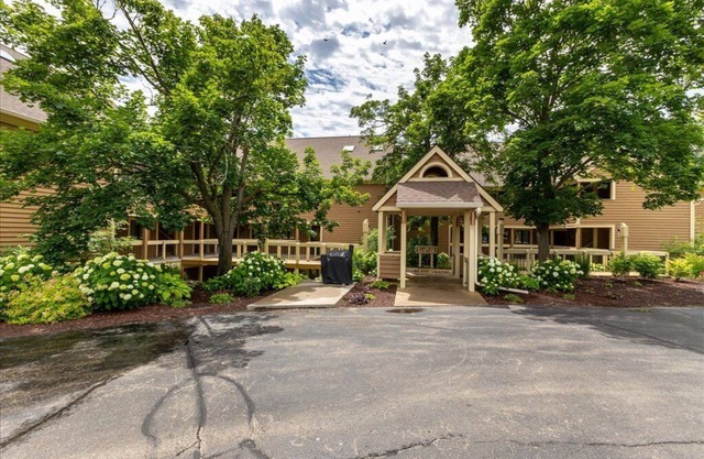 Woodland Retreat condo in Galena Territory! Trails, pools and more!