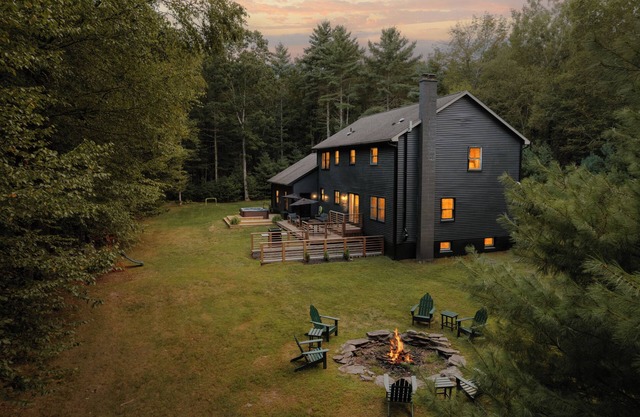 Woods Edge Private 5 Acres Hot Tub Fire Pit