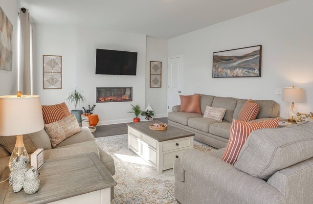 Work, Explore & More: Lebanon Family Home!