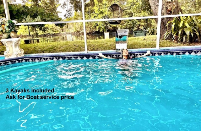 Work & Play: Waterfront 3BR w/Pool, Fast Wi-Fi, Kayaks, Near Beach, Airport