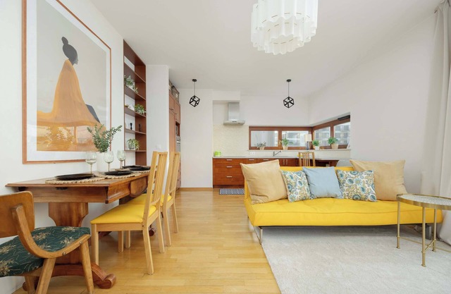 Woronicza 33 Warsaw | Cosy Two-Bedroom Apartment | Two Balconies | Remote Workin