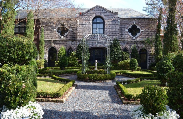 Wortham House 3BR/3&1/2b Gothic Carriage House Set in Garden
