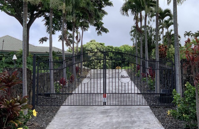 Wow! Awesome Kailua Ocean View, Pool, and Convenient Too!