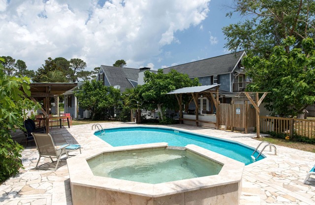 WOW! Pool+Pizza Oven near Beaches, Downtown & UNCW