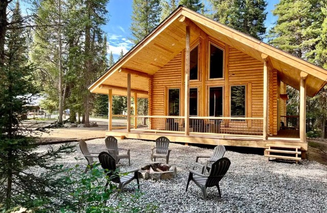 Wrangler’s Retreat | 7 Mi to YNP | Private Pond