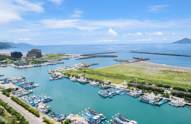 Wushi Harbor Luxury Beach Condo Getaway