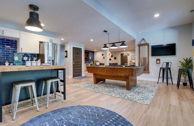 Wyandotte Way - Comfy and Fun, Fam-Friendly Suite