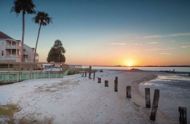 Wyndham Ocean Ridge - 2 BR Deluxe Condo| Pools, Golf, & More