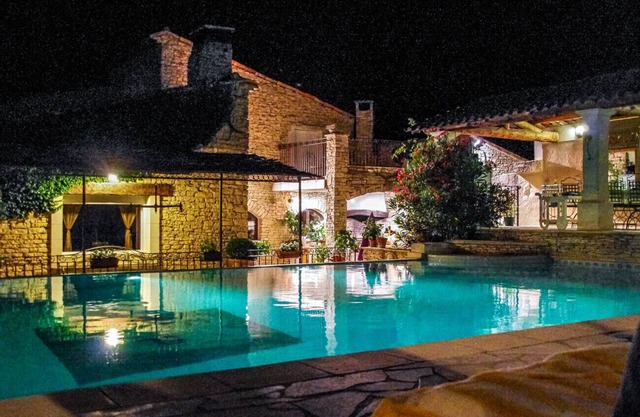 xury country house in Orgon, Alpilles, with exceptional pool area