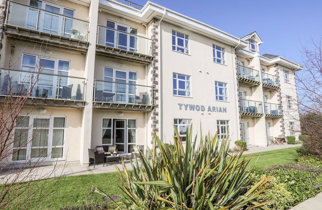 Y GYFRINACH, pet friendly, country holiday cottage in Morfa Nefyn