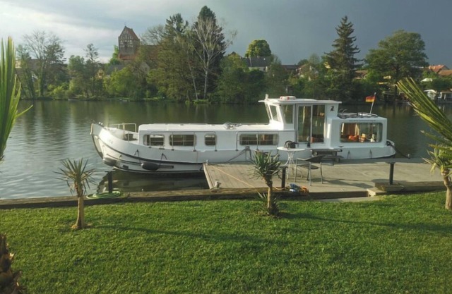 Yachtcharter in Mecklenburgische Seenplatte·locaboat Pénichette 1107w