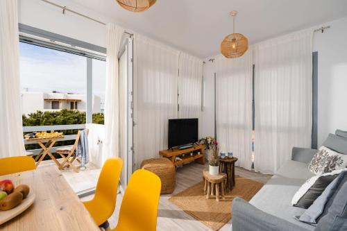 Yara Apt 40m from the Beach Jacuzzi & Rooftop