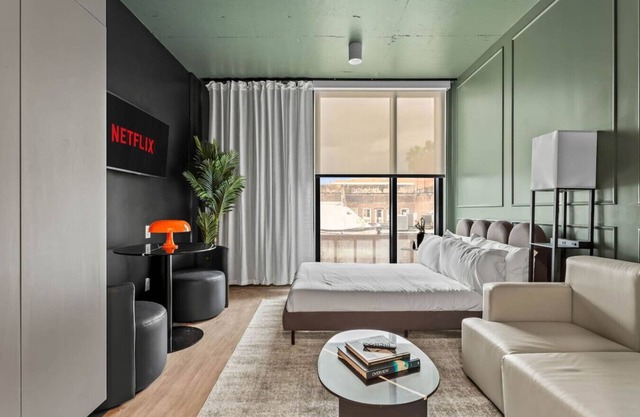 Ybor Studio Delight | Free Parking | Close to DT!