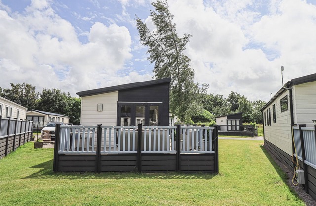 YEALANDS 27, family friendly, with a garden in Carnforth