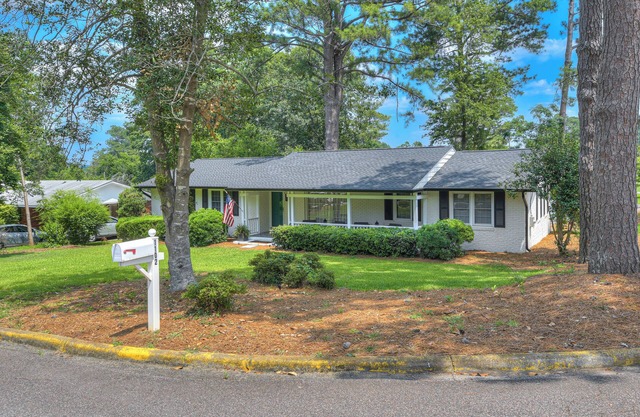 Year-Round Charming 5-Bedroom Retreat One Block from Historic Magnolia Lane