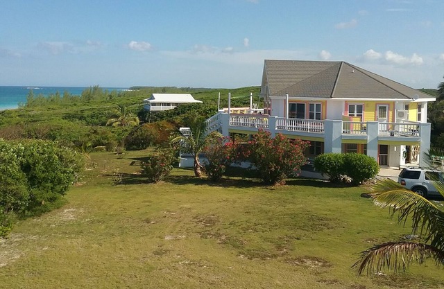 YELLOWBIRD, SECLUDED BEAUTIFUL BUNGALOW WITH MAGNIFICENT ATLANTIC OCEAN VIEWS