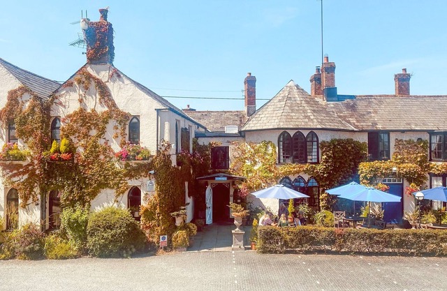 Yew Apartment provides the ideal holiday location for exploring West Devon and North Cornwall.