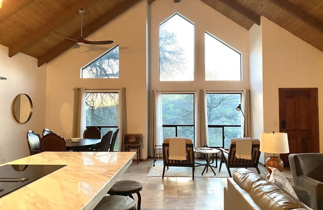 YOSEMITE VISITORS WELCOME TO THE MODERN RANCH HOUSE YOSEMITE