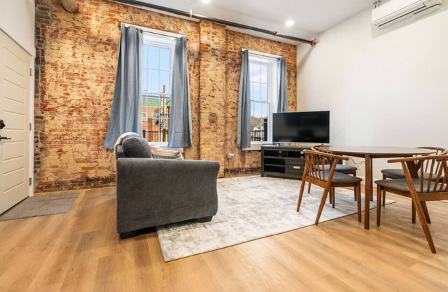 Young Suite - American Hall