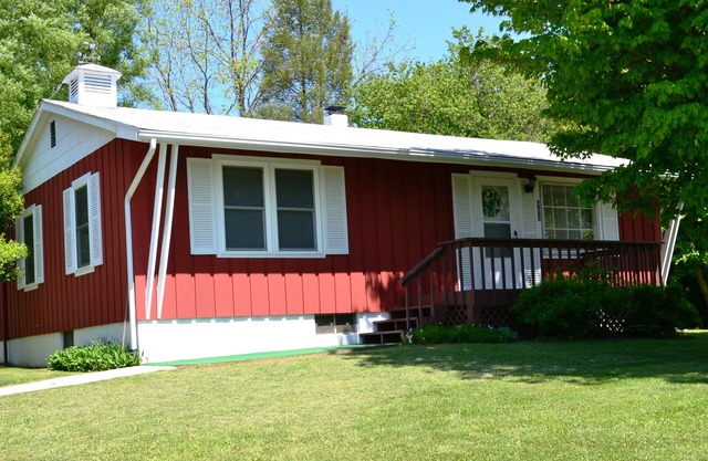 Your Carolina Cottage - Charming and close to everything