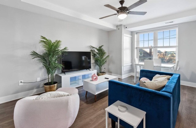 Your Cozy 2-Bedroom Midtown