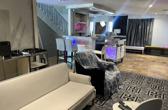 Your dream Mansion in the heart of off strip Las Vegas