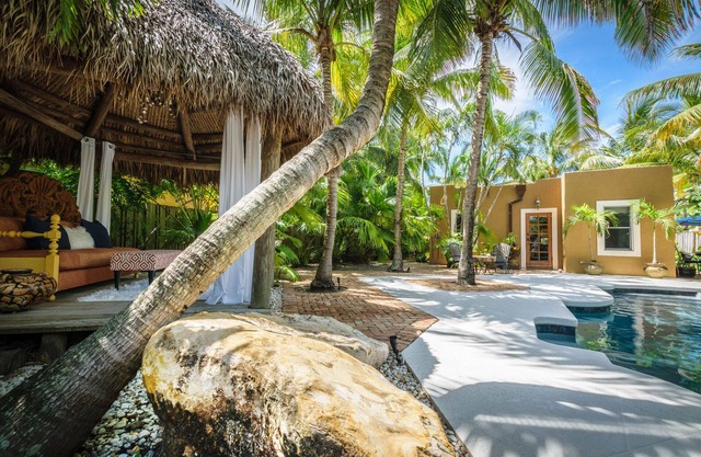 Your Dream Vacation with Private Pool & Hot tub - Perfect for the Holidays