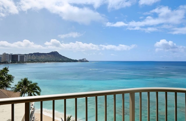 Your Exciting Honolulu Vacation Starts Here! 3 Ocean Front Units, Dining, Pool!
