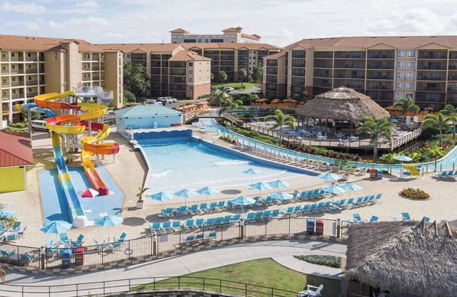 Your Getaway in Orlando! 1-bedroom villa. Sleeps 4 near Disney Universal