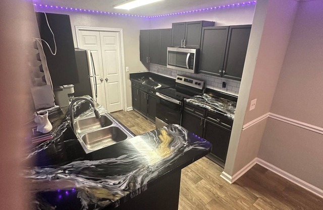 Your Home away from Home Spacious 3-bedroom apartment in lovely Lithia Springs